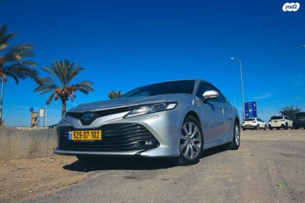 טויוטה קאמרי LE הייבריד אוט' 2.5 (178 כ''ס) בנזין 2021 למכירה בדימונה