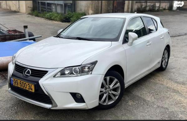 לקסוס CT200H Luxury הייבריד אוט' 1.8 (99 כ"ס) בנזין 2016 למכירה בלוד