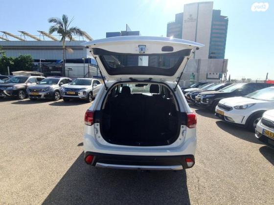 מיצובישי אאוטלנדר Instyle אוט' 7 מק' 2.0 (150 כ"ס) בנזין 2017 למכירה ב