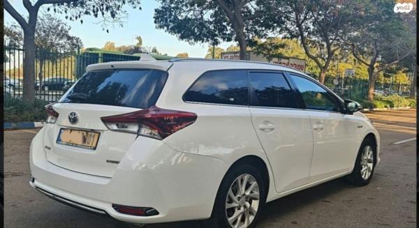 טויוטה אוריס הייבריד TS סטיישן הייבריד אוט' 1.8 (99 כ"ס) בנזין 2018 למכירה בחריש