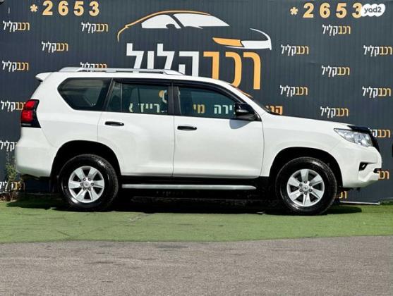טויוטה לנד קרוזר ארוך 4X4 TS אוט' דיזל 7 מק' 2.8 (177 כ''ס) דיזל 2019 למכירה בחיפה