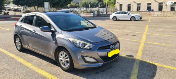 יונדאי i30 Premium אוט' 1.6 (135 כ''ס) בנזין 2014 למכירה בתל אביב יפו