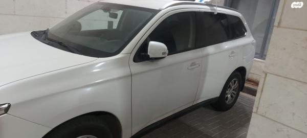מיצובישי אאוטלנדר Instyle אוט' 7 מק' 2.0 (150 כ"ס) בנזין 2015 למכירה ברחובות