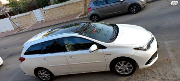 טויוטה אוריס הייבריד TS Sky סטיישן הייבריד אוט' 1.8 (99 כ"ס) בנזין 2018 למכירה בבאר שבע