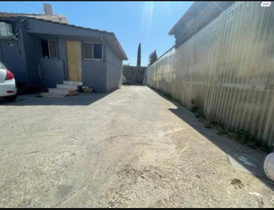 המעפילים 10 (עפולה עילית)