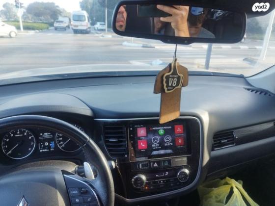 מיצובישי אאוטלנדר Premium אוט' 7 מק' 2.0 (150 כ''ס) בנזין 2018 למכירה בנתניה