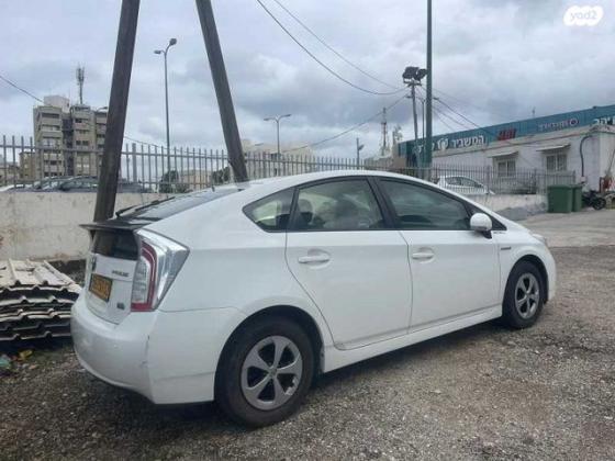 טויוטה פריוס GLI הייבריד אוט' 1.8 (99 כ"ס) בנזין 2015 למכירה בנתניה