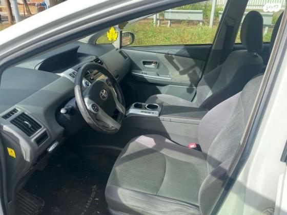 טויוטה פריוס פלוס הייבריד Luxury אוט' 1.8 (99 כ"ס) בנזין 2015 למכירה באור יהודה