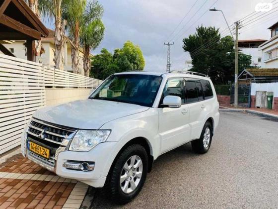 מיצובישי פג'רו ארוך 4X4 Desert אוט' דיזל 7 מק' 3.2 (200 כ"ס) דיזל 2015 למכירה בעפולה