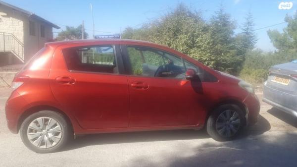 טויוטה יאריס Style אוט' 1.3 (99 כ"ס) בנזין 2012 למכירה בדולב