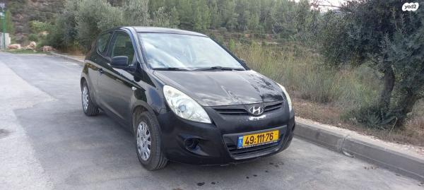 יונדאי i20 Inspire ידני 3 דל' 1.4 (100 כ''ס) בנזין 2011 למכירה בבית זית
