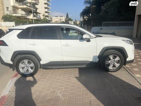 טויוטה RAV4 ארוך 4X2 Experience אוט' 2.0 (175 כ''ס) בנזין 2020 למכירה בקרית אתא
