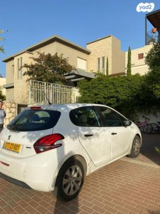 פיג'ו 208 Access Plus אוט' 1.2 (110 כ"ס) בנזין 2017 למכירה בפתח תקווה