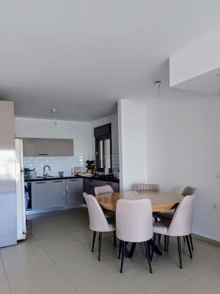 דירה 4 חדרים להשכרה בקרית גת | הנרייטה סאלד | כרמי גת