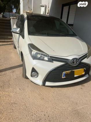 טויוטה יאריס Sky אוט' 1.3 (99 כ"ס) בנזין 2016 למכירה בפרדסיה