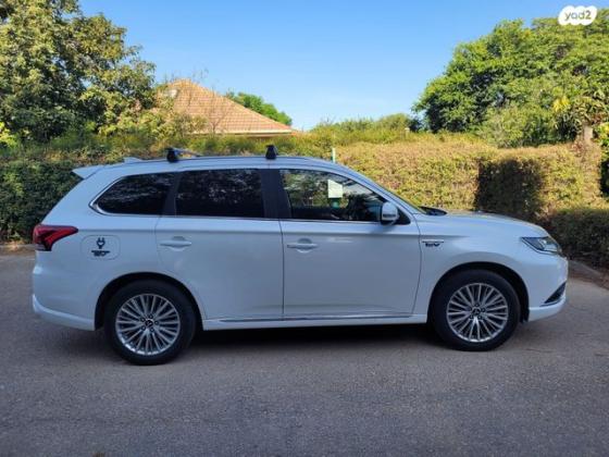 מיצובישי אאוטלנדר PHEV 4X4 Supreme הייבריד אוט' 5 מק' 2.4 (135 כ''ס) היברידי חשמל / בנזין 2020 למכירה ברעננה