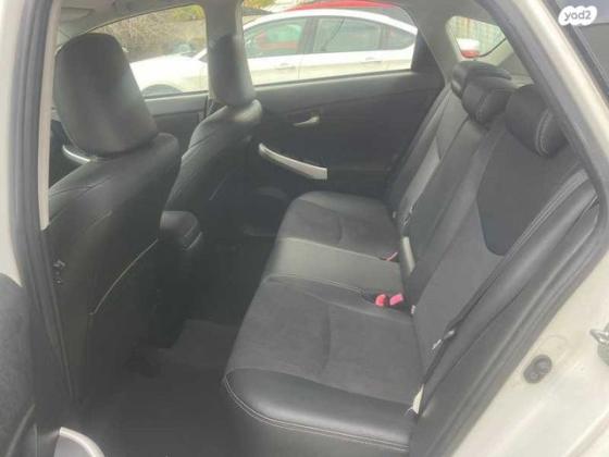 טויוטה פריוס GLI הייבריד אוט' 1.8 (99 כ"ס) בנזין 2015 למכירה בנתניה