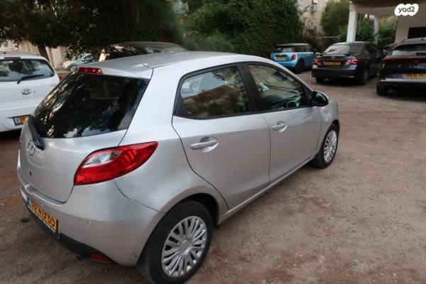 מאזדה H Dynamic אוט' 1.5 (103 כ"ס) בנזין 2009 למכירה בבני ברק