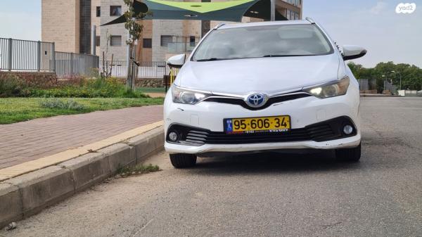 טויוטה אוריס הייבריד TS סטיישן הייבריד אוט' 1.8 (99 כ"ס) בנזין 2015 למכירה בערד