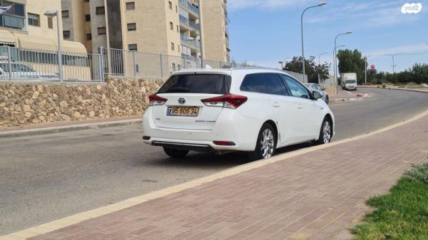 טויוטה אוריס הייבריד TS סטיישן הייבריד אוט' 1.8 (99 כ"ס) בנזין 2015 למכירה בערד