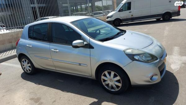 רנו קליאו דור 3 (2006-2014) Extreme ידני 1.1 (75 כ''ס) בנזין 2011 למכירה בראשון לציון