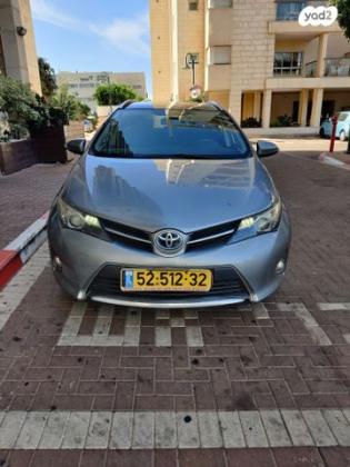 טויוטה אוריס הייבריד TS Sky סטיישן הייבריד אוט' 1.8 (99 כ"ס) בנזין 2015 למכירה בנתניה