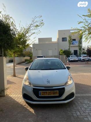 פיג'ו 208 Access Plus אוט' 1.2 (110 כ"ס) בנזין 2017 למכירה בפתח תקווה