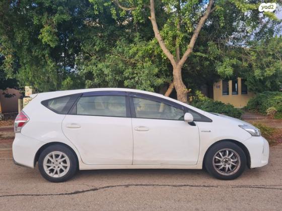 טויוטה פריוס פלוס הייבריד Regular אוט' 1.8 (99 כ"ס) בנזין 2015 למכירה ברם און