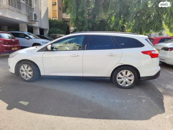 פורד פוקוס Trend סטיישן אוט' 1.6 (125 כ''ס) בנזין 2013 למכירה בתל אביב יפו