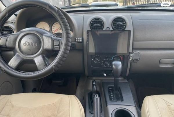 ג'יפ / Jeep ליברטי (עד 2013) 4X4 Sport אוט' דיזל 2.8 (163 כ''ס) דיזל 2004 למכירה בלוד