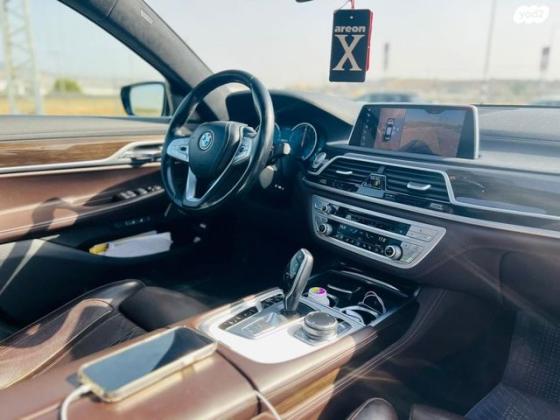 ב.מ.וו סדרה 7 740LE IPer Luxury הייבריד אוט' 2.0 (326 כ''ס) היברידי חשמל / בנזין 2018 למכירה בחיפה