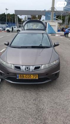 הונדה סיוויק האצ'בק החדשה Comfort אוט' 1.8 (140 כ''ס) בנזין 2010 למכירה בתל אביב יפו