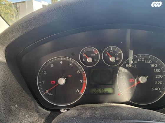 פורד פוקוס Trend סדאן אוט' 1.6 (100 כ''ס) בנזין 2006 למכירה ברמת גן