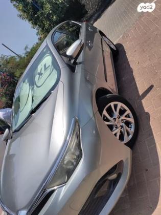 טויוטה אוריס הייבריד הייבריד אוט' 1.8 (99 כ''ס) בנזין 2015 למכירה ביבנה