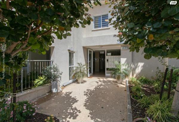 מורד הזמיר 2 (אחוזה)