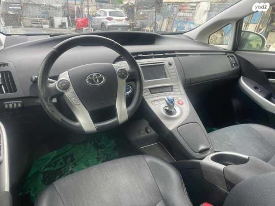 טויוטה פריוס GLI הייבריד אוט' 1.8 (99 כ"ס) בנזין 2015 למכירה בנתניה