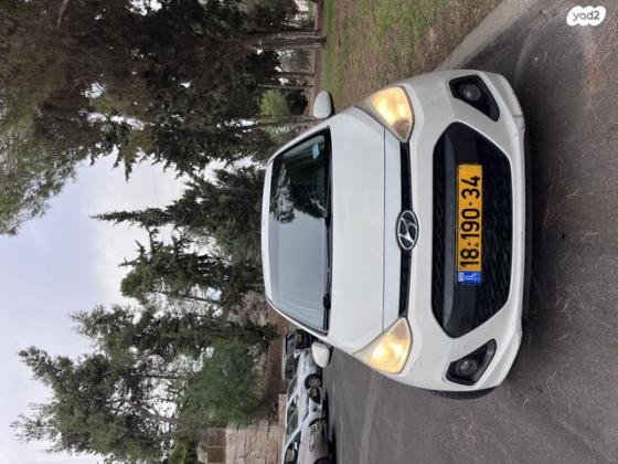 יונדאי i10 Insight ידני 1.0 (66 כ"ס) בנזין 2015 למכירה ברעננה