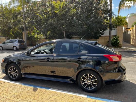 מיצובישי לנסר ספורטבק Sport אוט' 5 דל' 1.8 (140 כ"ס) בנזין 2017 למכירה בהרצליה