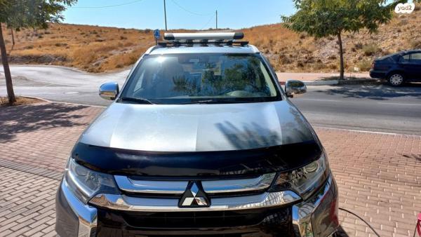 מיצובישי אאוטלנדר Premium אוט' 7 מק' 2.0 (150 כ''ס) בנזין 2017 למכירה בירושלים
