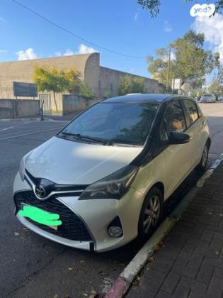 טויוטה יאריס Black Top אוט' 1.3 (99 כ"ס) בנזין 2016 למכירה בהרצליה