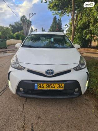 טויוטה פריוס פלוס הייבריד Regular אוט' 1.8 (99 כ"ס) בנזין 2015 למכירה ברם און