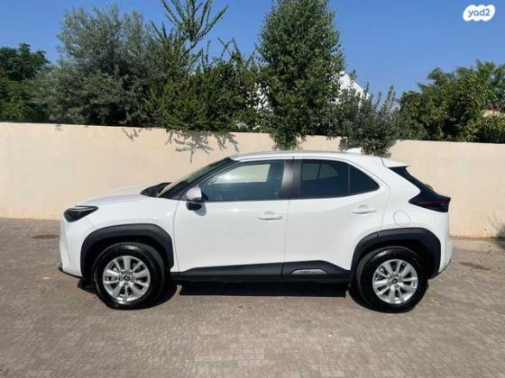 טויוטה יאריס קרוס HSD Urban אוט' 1.5 (92 כ''ס) בנזין 2023 למכירה באור יהודה