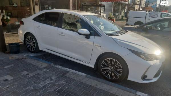 טויוטה קורולה הייבריד Limited סדאן אוט' 1.8 (98 כ''ס) בנזין 2021 למכירה בעפולה