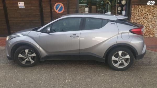 טויוטה C-HR City הייבריד אוט' 1.8 (98 כ"ס) בנזין 2018 למכירה בשערי תקווה