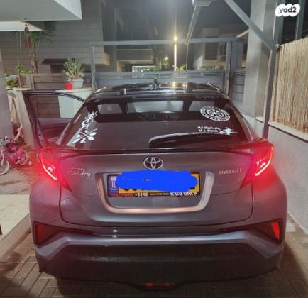 טויוטה C-HR Chic הייבריד אוט' 1.8 (98 כ"ס) בנזין 2022 למכירה בבאר שבע