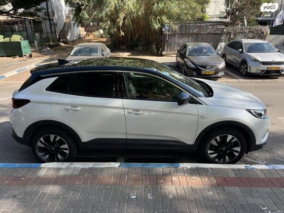 אופל גרנדלנד X Innovation Black Top אוט' 1.2 (130 כ''ס) בנזין 2020 למכירה בתל אביב יפו