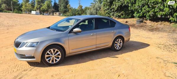 סקודה אוקטביה Style אוט' 1.0 5 דל' (115 כ''ס) בנזין 2018 למכירה בנען