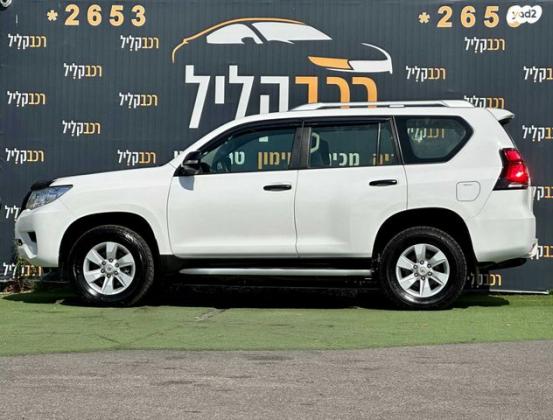 טויוטה לנד קרוזר ארוך 4X4 TS אוט' דיזל 7 מק' 2.8 (177 כ''ס) דיזל 2019 למכירה בחיפה