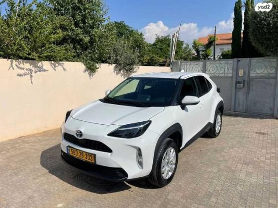 טויוטה יאריס קרוס HSD Urban אוט' 1.5 (92 כ''ס) בנזין 2023 למכירה באור יהודה