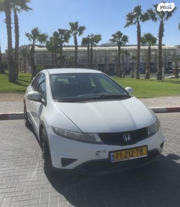 הונדה סיוויק האצ'בק החדשה Comfort אוט' 1.8 (140 כ''ס) בנזין 2011 למכירה באילת